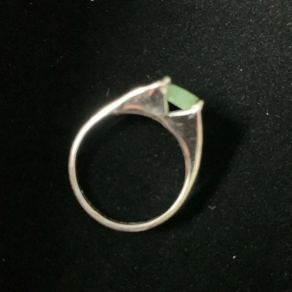 Sterling silver and Jade ring size 6.25 - Picture 2 of 5